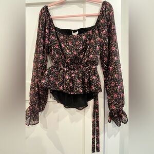 NWT Wayf Dakota Floral Peplum Long Sleeve Top - Size M